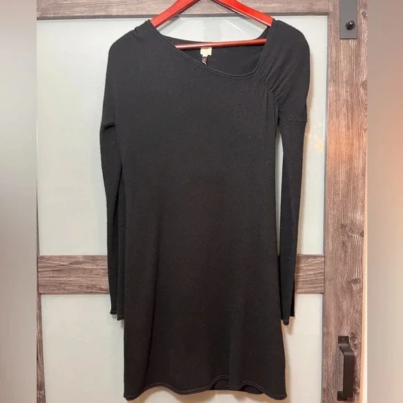 Qi Cashmere Little Black Dress Asymmetrical Neckline 100% Cashmere Women's S - Picture 2 of 8